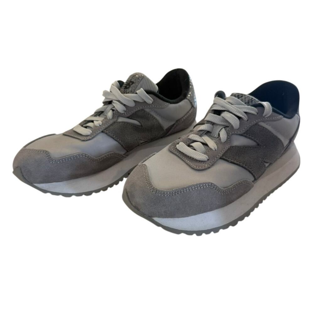 New Balance Women's 237 V1 in Grey, Size 8